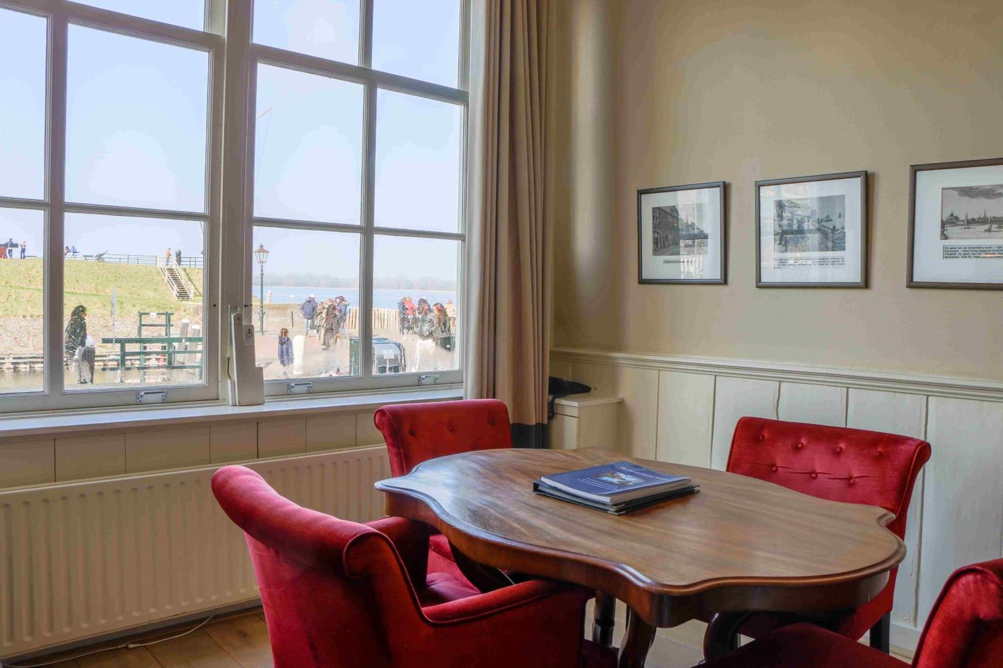 Auberge De Campveerse Toren Veere Esterno foto