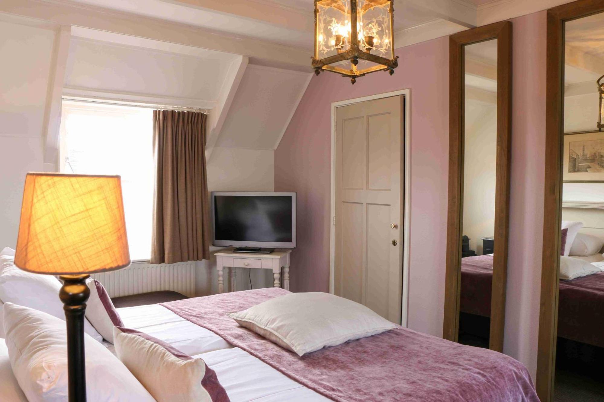 Auberge De Campveerse Toren Veere Esterno foto