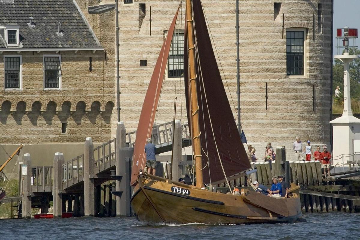Auberge De Campveerse Toren Veere Esterno foto